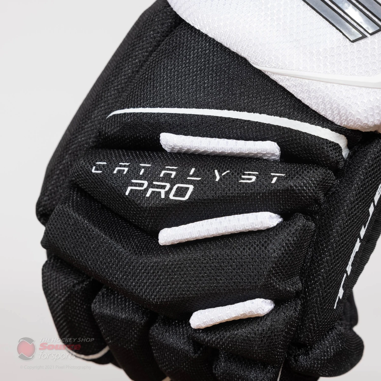 TRUE Catalyst Pro Senior Hockey Gloves 7 TRUE Catalyst Pro Senior Hockey Gloves - Image 7