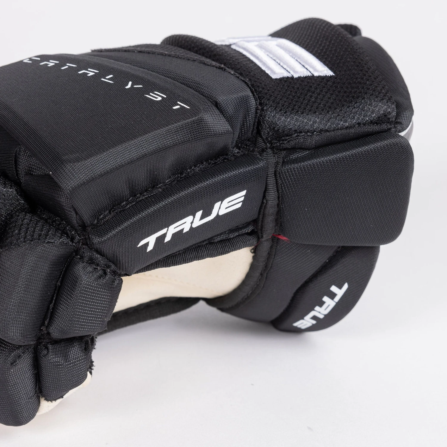 TRUE Catalyst Pro Stock Senior Hockey Glove - Columbus Blue Jackets 5 TRUE Catalyst Pro Stock Senior Hockey Glove - Columbus Blue Jackets - Image 5
