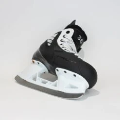 TRUE Player Junior Hockey Skates - Pro Stock - VH Holder - White Side - Size 4 -TrueForce Hockey Sales true hockey skates true player junior hockey skates pro stock vh holder white side size 4 4 r standard 15186594201666