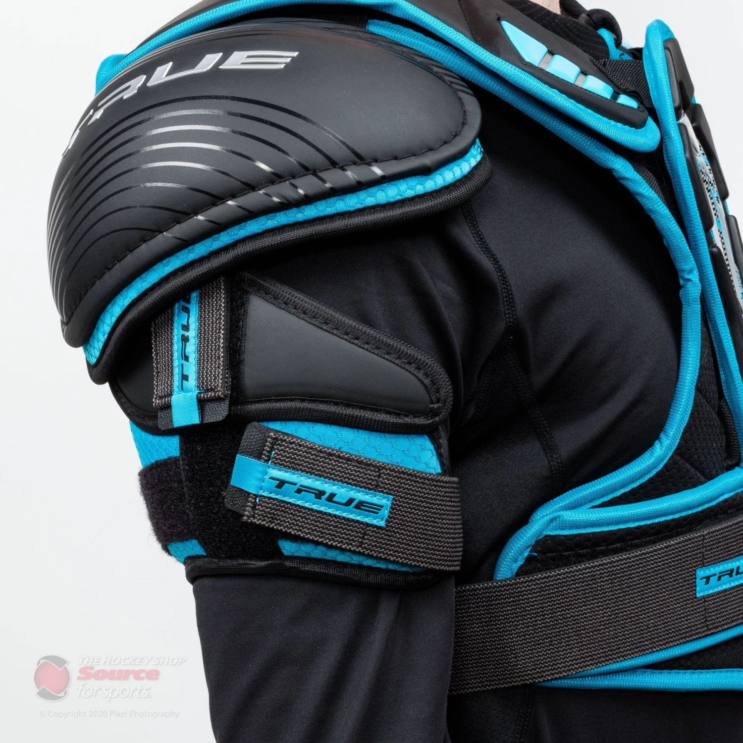 TRUE AX7 Senior Hockey Shoulder Pads 9 TRUE AX7 Senior Hockey Shoulder Pads - Image 9