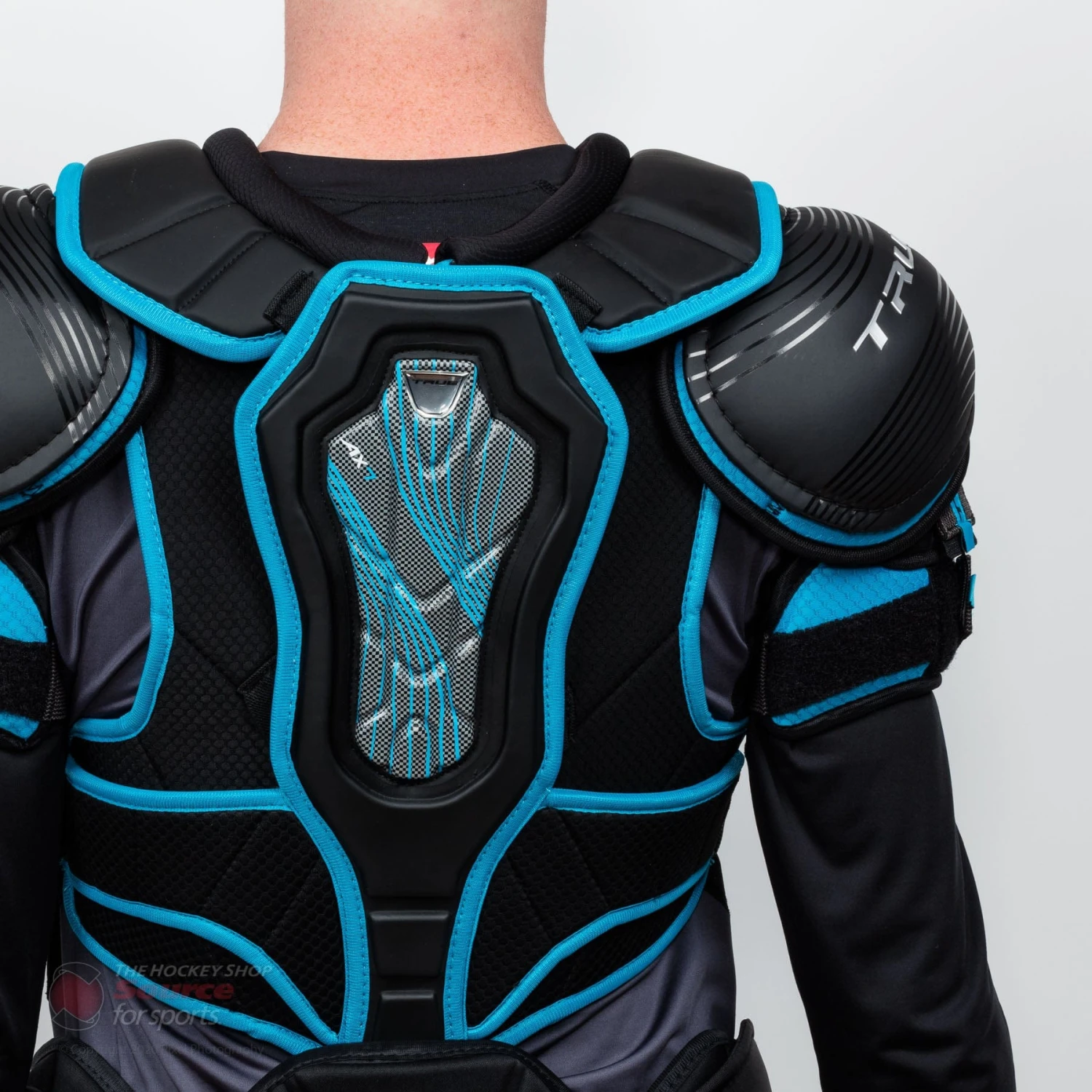 TRUE AX7 Senior Hockey Shoulder Pads 5 TRUE AX7 Senior Hockey Shoulder Pads - Image 5