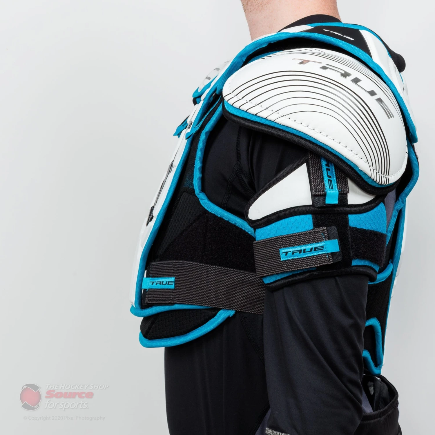 TRUE AX9 Senior Hockey Shoulder Pads 4 TRUE AX9 Senior Hockey Shoulder Pads - Image 4