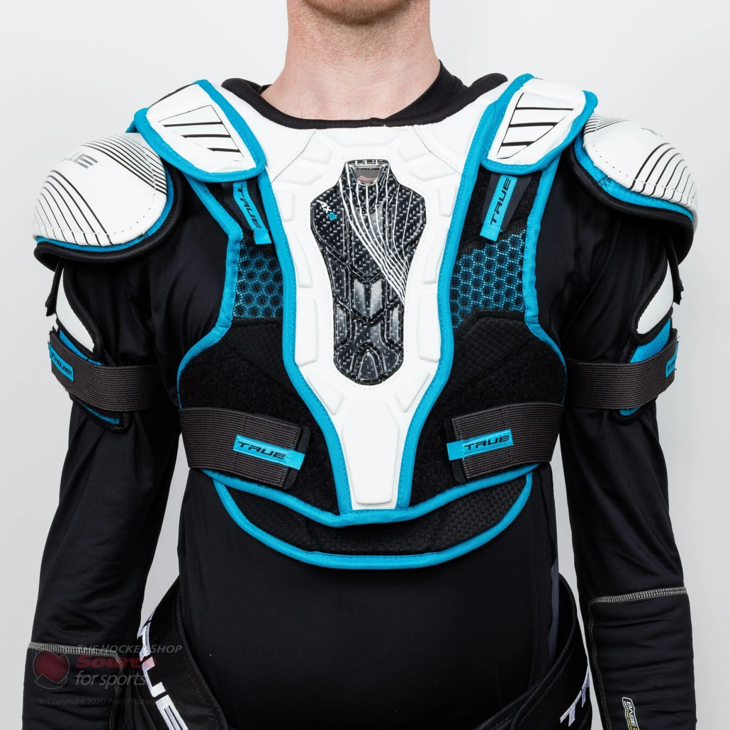 TRUE AX9 Senior Hockey Shoulder Pads 2 TRUE AX9 Senior Hockey Shoulder Pads - Image 2
