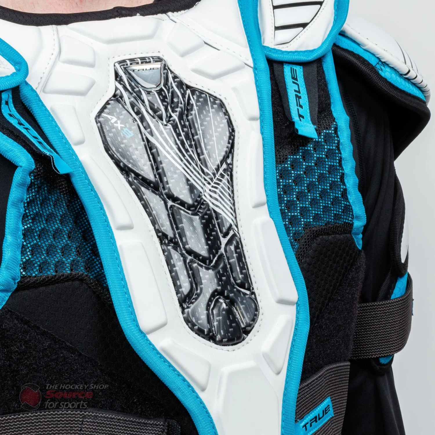 TRUE AX9 Senior Hockey Shoulder Pads 9 TRUE AX9 Senior Hockey Shoulder Pads - Image 9
